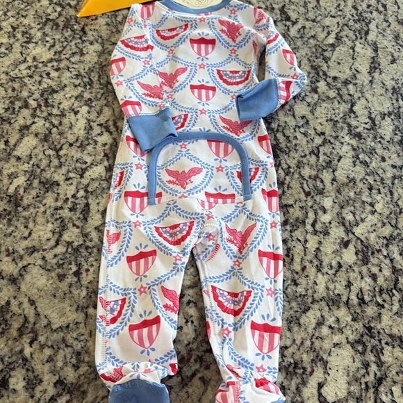 The Beaufort Bonnet American Swag Sleeper - Picture 6 of 6